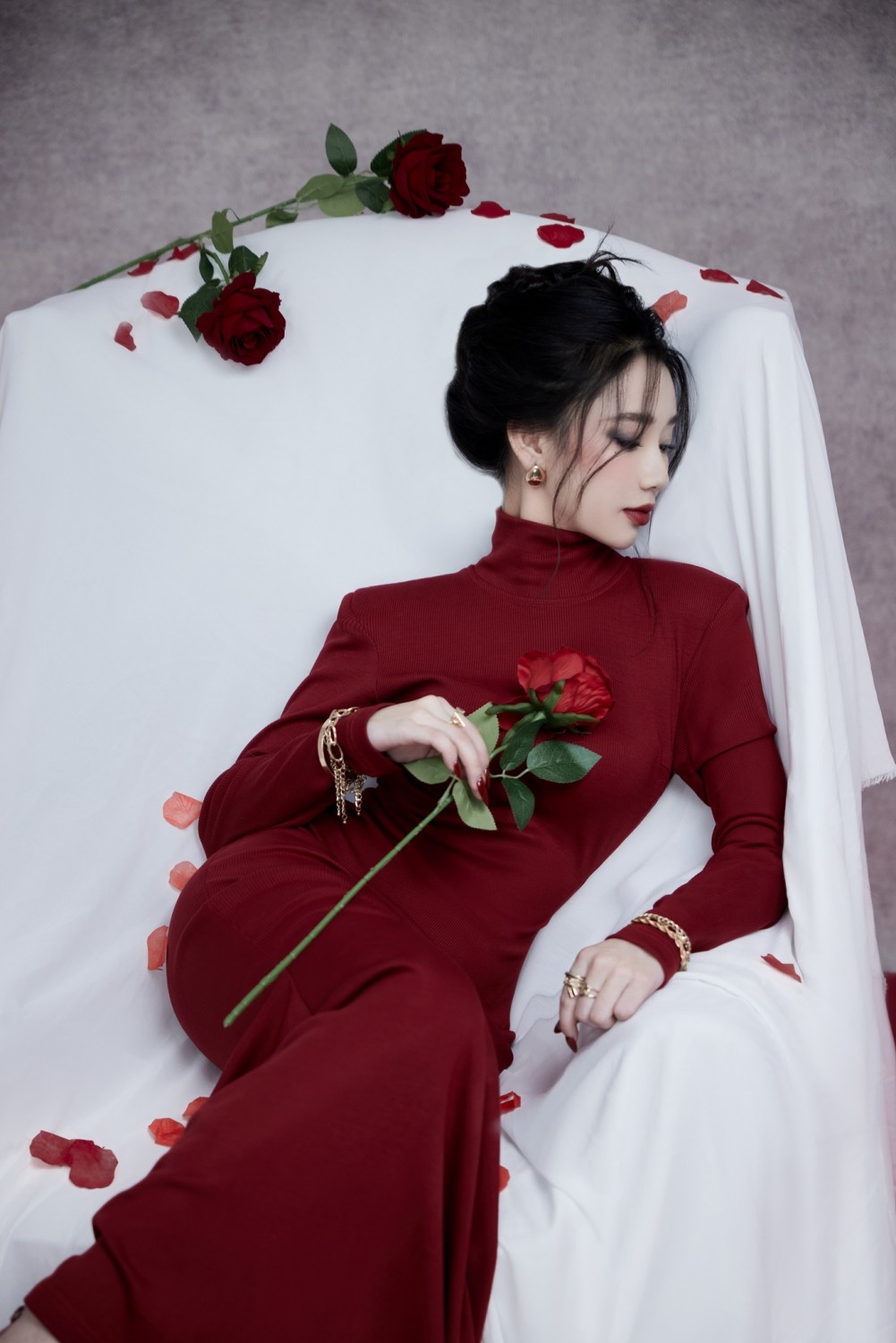 Chụp ảnh concept beauty đẹp Long Xuyên An Giang với hoa ấn tượng (1)