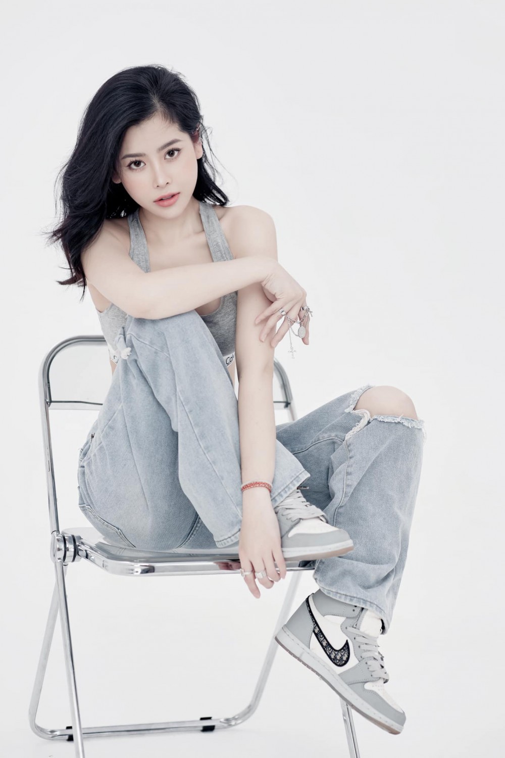 Kinh nghiệm chụp ảnh concept beauty đẹp Vĩnh Yên Vĩnh Phúc với ghế (2)